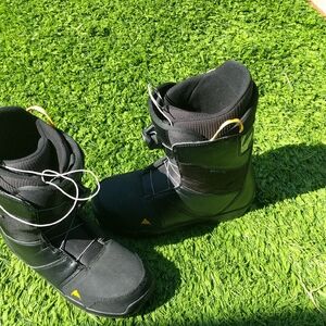 Burton Black Snowboard Boot with White Lace